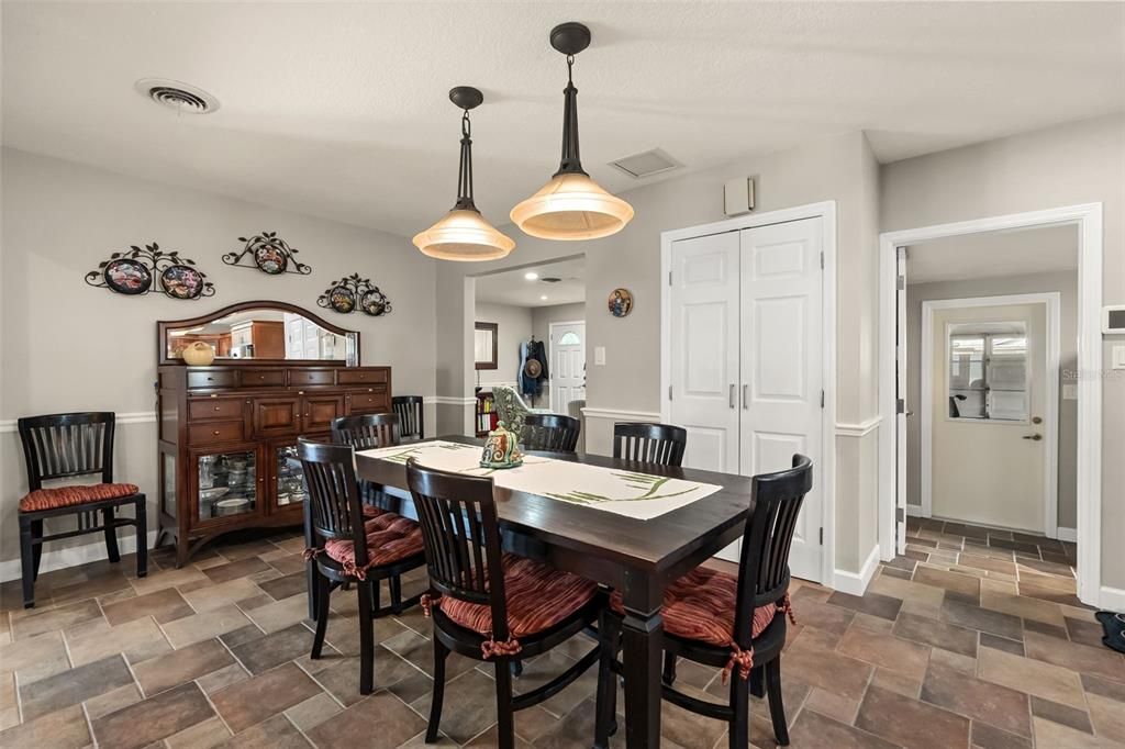 For Sale: $1,045,000 (4 beds, 4 baths, 2638 Square Feet)