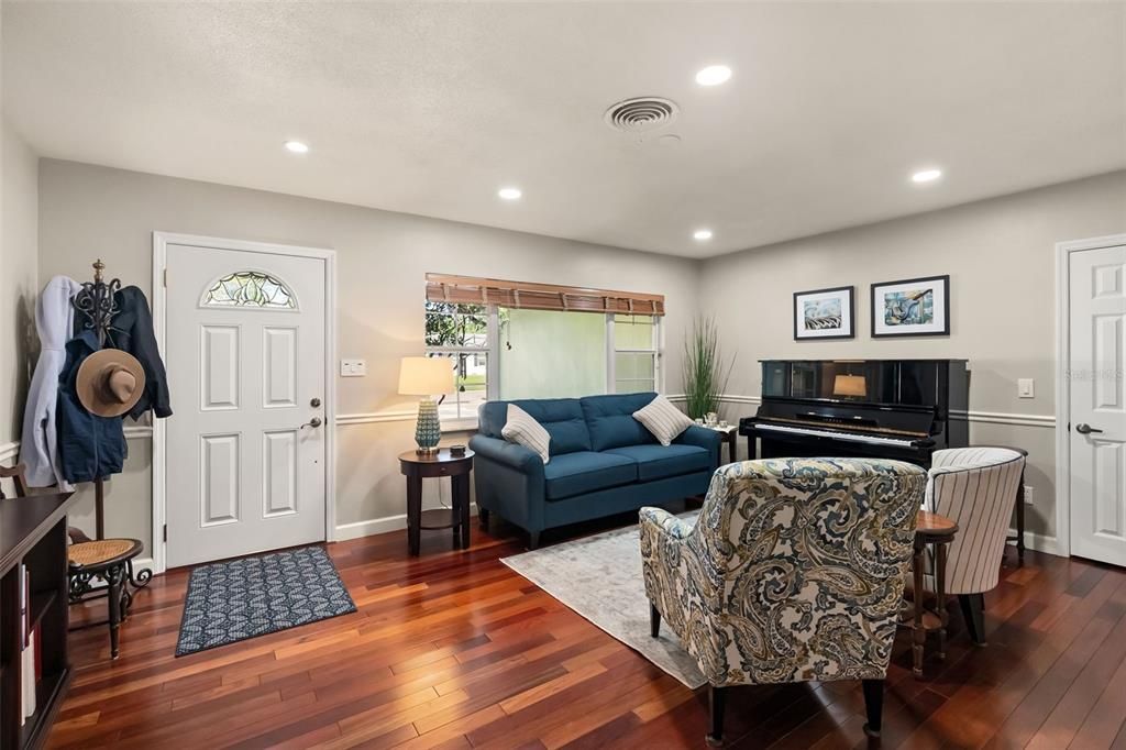 For Sale: $1,045,000 (4 beds, 4 baths, 2638 Square Feet)