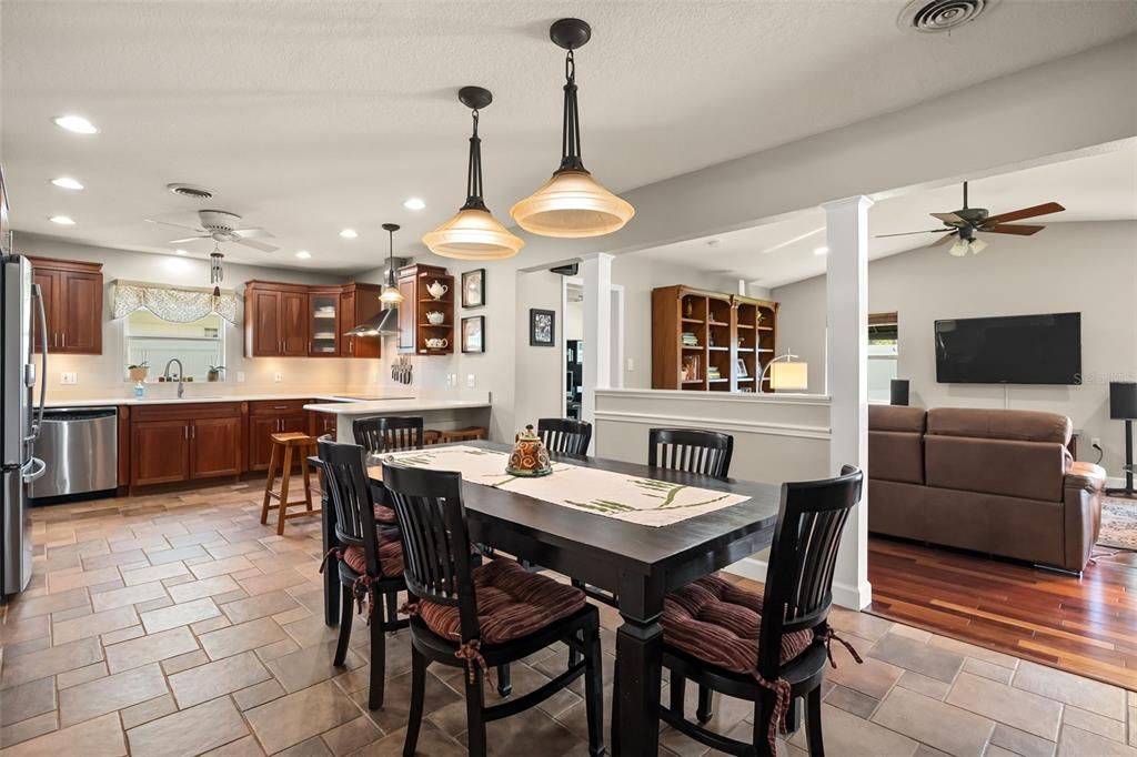 For Sale: $1,045,000 (4 beds, 4 baths, 2638 Square Feet)
