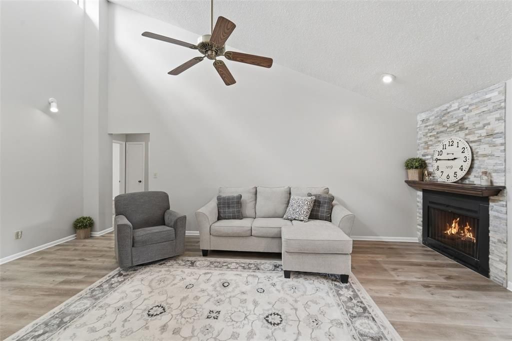 For Sale: $294,444 (3 beds, 2 baths, 1230 Square Feet)