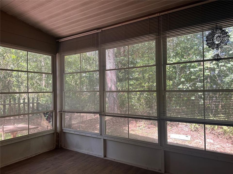 For Rent: $1,950 (2 beds, 2 baths, 1102 Square Feet)