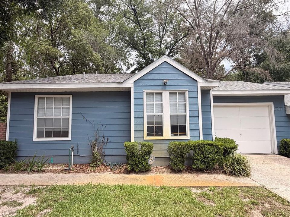 For Rent: $2,000 (2 beds, 2 baths, 1102 Square Feet)