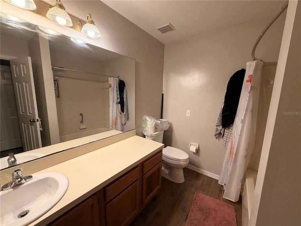 For Rent: $2,000 (2 beds, 2 baths, 1102 Square Feet)