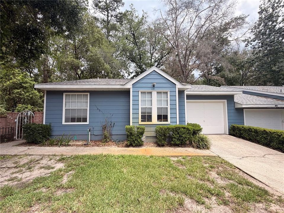 For Rent: $2,000 (2 beds, 2 baths, 1102 Square Feet)