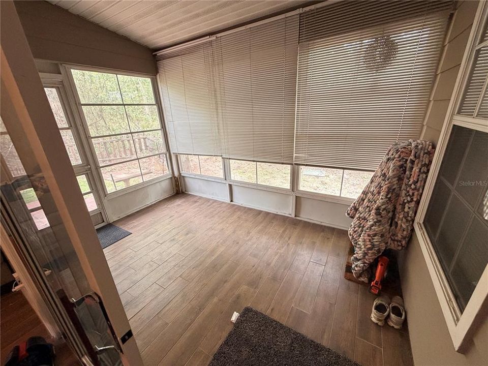 For Rent: $2,000 (2 beds, 2 baths, 1102 Square Feet)