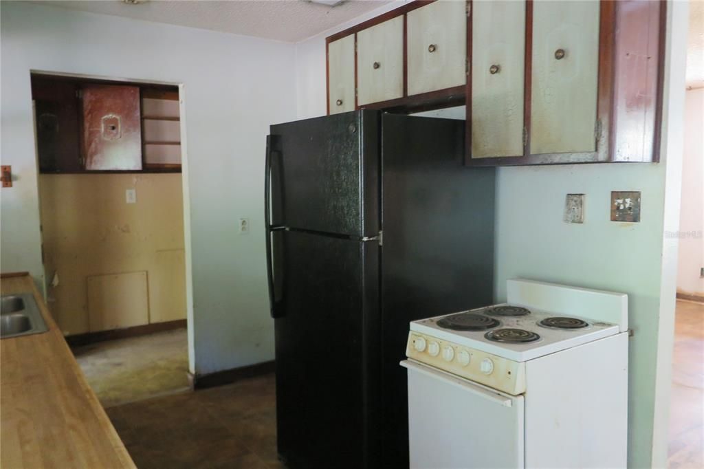 For Sale: $240,000 (3 beds, 2 baths, 1152 Square Feet)