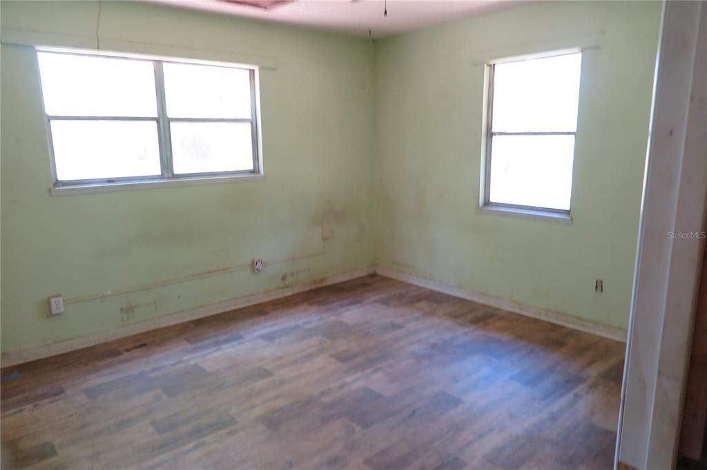 For Sale: $240,000 (3 beds, 2 baths, 1152 Square Feet)