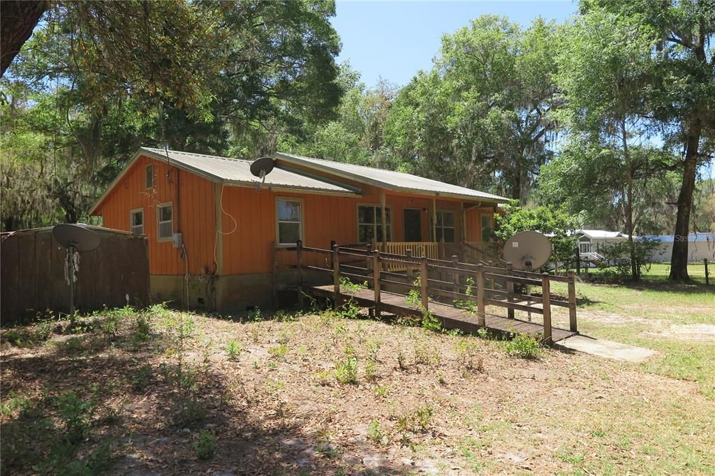 For Sale: $240,000 (3 beds, 2 baths, 1152 Square Feet)