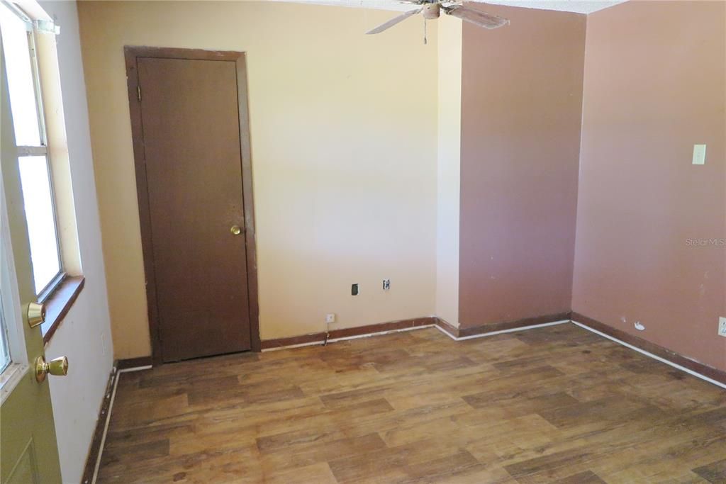 For Sale: $240,000 (3 beds, 2 baths, 1152 Square Feet)