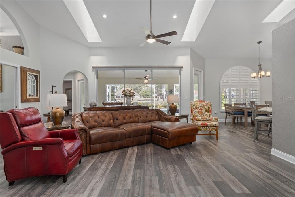 For Sale: $591,977 (3 beds, 2 baths, 2544 Square Feet)