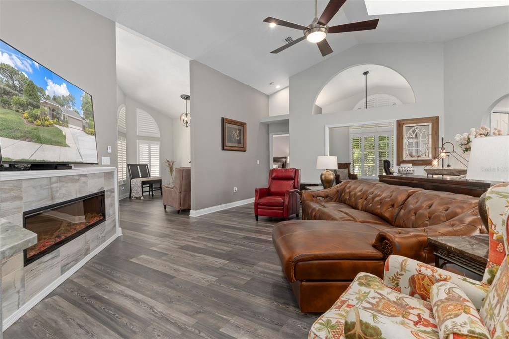 For Sale: $591,977 (3 beds, 2 baths, 2544 Square Feet)