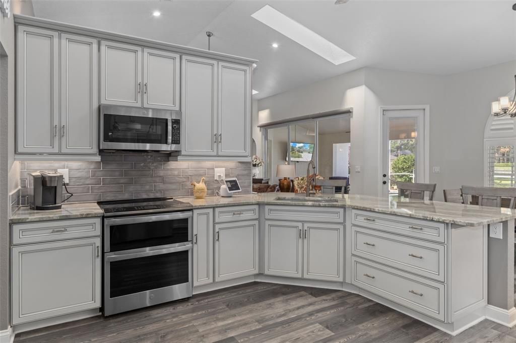 For Sale: $591,977 (3 beds, 2 baths, 2544 Square Feet)