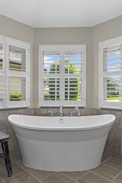 For Sale: $591,977 (3 beds, 2 baths, 2544 Square Feet)