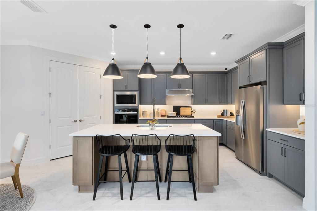 En Venta: $659,020 (4 camas, 3 baños, 2744 Pies cuadrados)