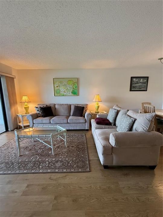 В аренду: $1,995 (2 спален, 2 ванн, 1145 Квадратных фут)