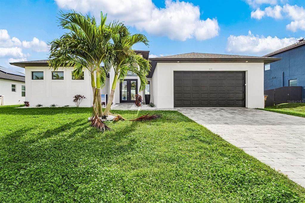 For Sale: $599,995 (3 beds, 2 baths, 2020 Square Feet)