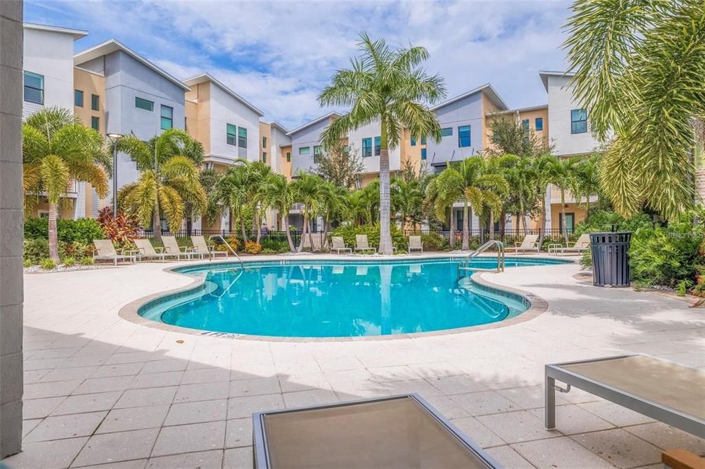 For Rent: $4,750 (3 beds, 3 baths, 1990 Square Feet)
