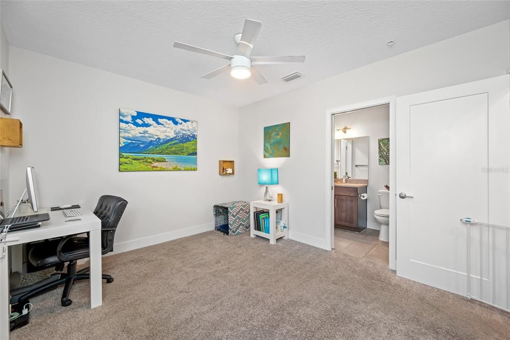 For Rent: $4,750 (3 beds, 3 baths, 1990 Square Feet)
