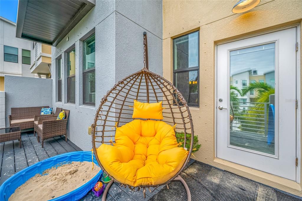For Rent: $4,750 (3 beds, 3 baths, 1990 Square Feet)