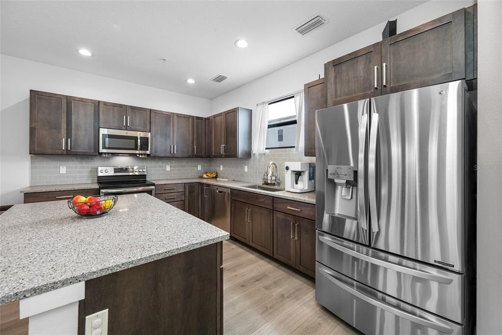 For Rent: $4,750 (3 beds, 3 baths, 1990 Square Feet)