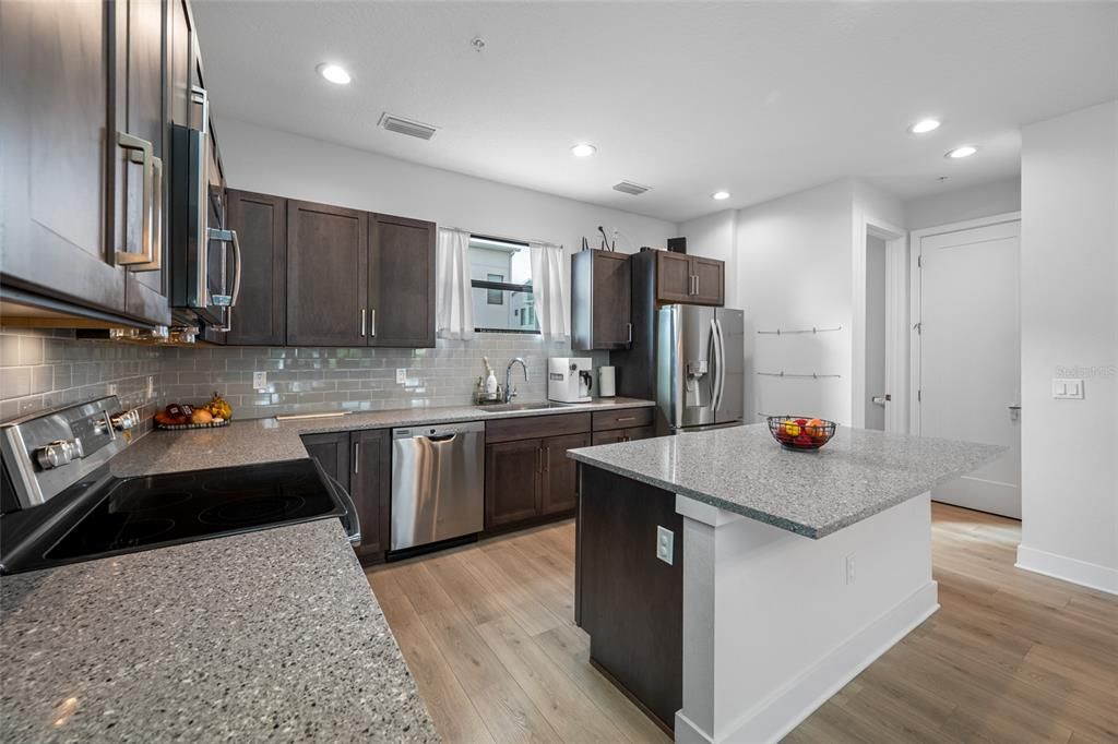 For Rent: $4,750 (3 beds, 3 baths, 1990 Square Feet)