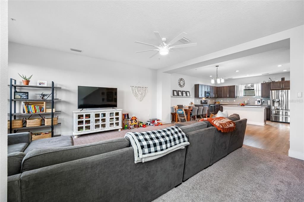 For Rent: $4,750 (3 beds, 3 baths, 1990 Square Feet)