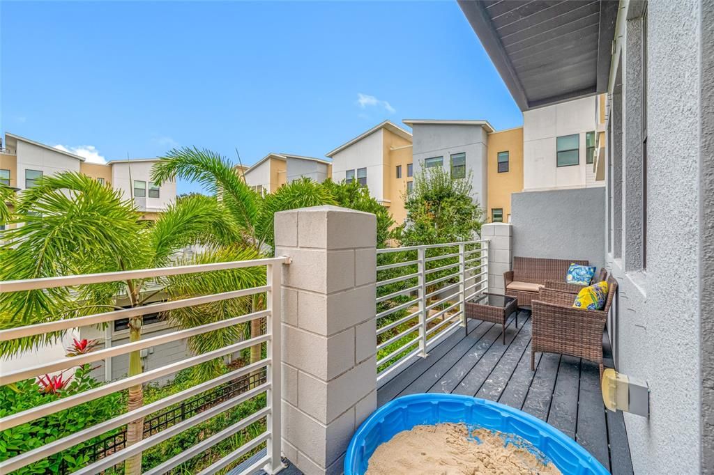 For Rent: $4,750 (3 beds, 3 baths, 1990 Square Feet)