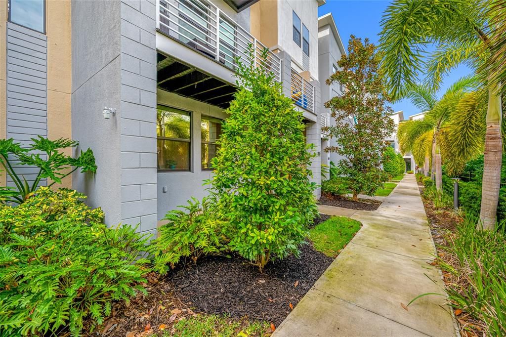 For Rent: $4,750 (3 beds, 3 baths, 1990 Square Feet)