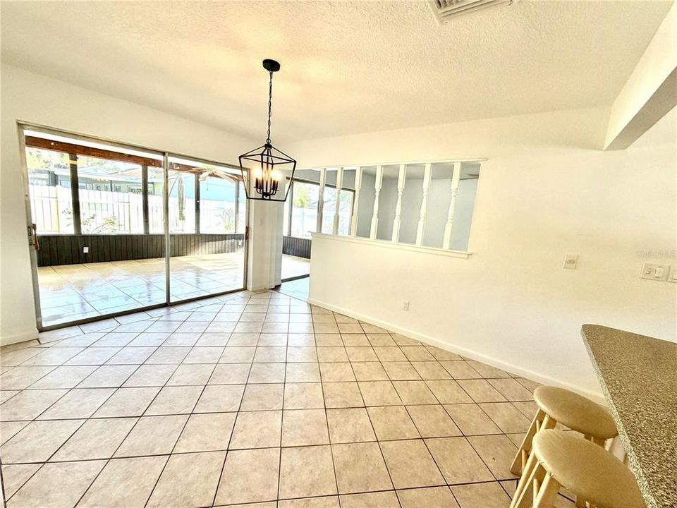 For Sale: $425,000 (2 beds, 2 baths, 1182 Square Feet)