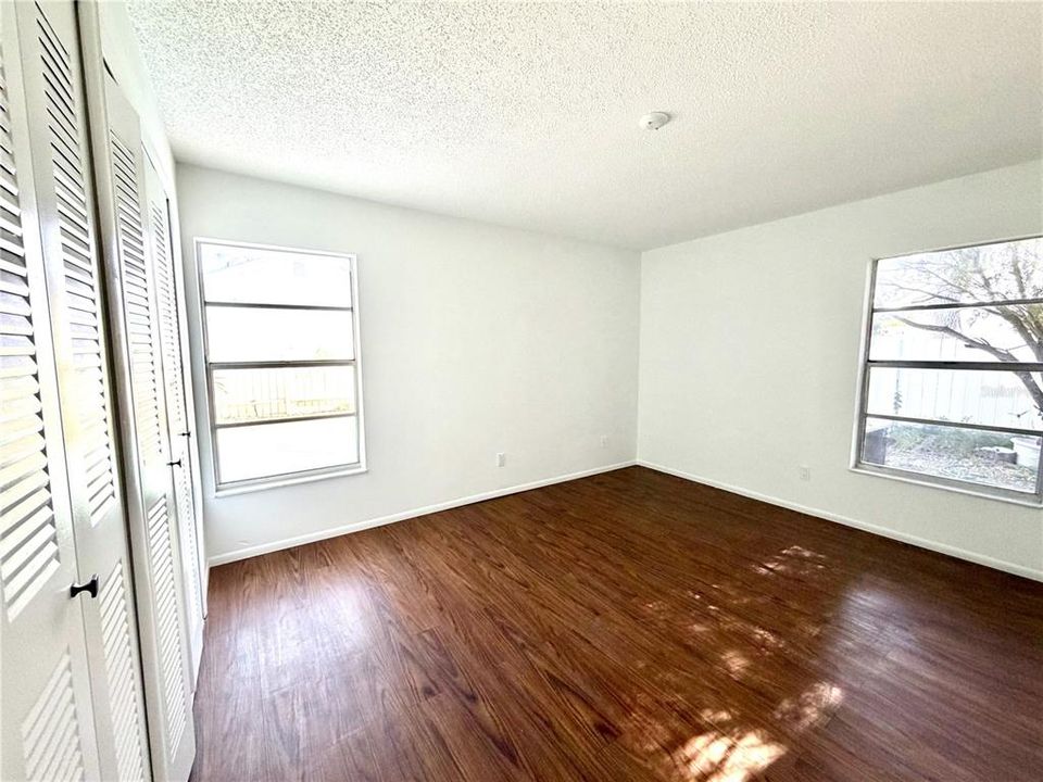 For Sale: $425,000 (2 beds, 2 baths, 1182 Square Feet)