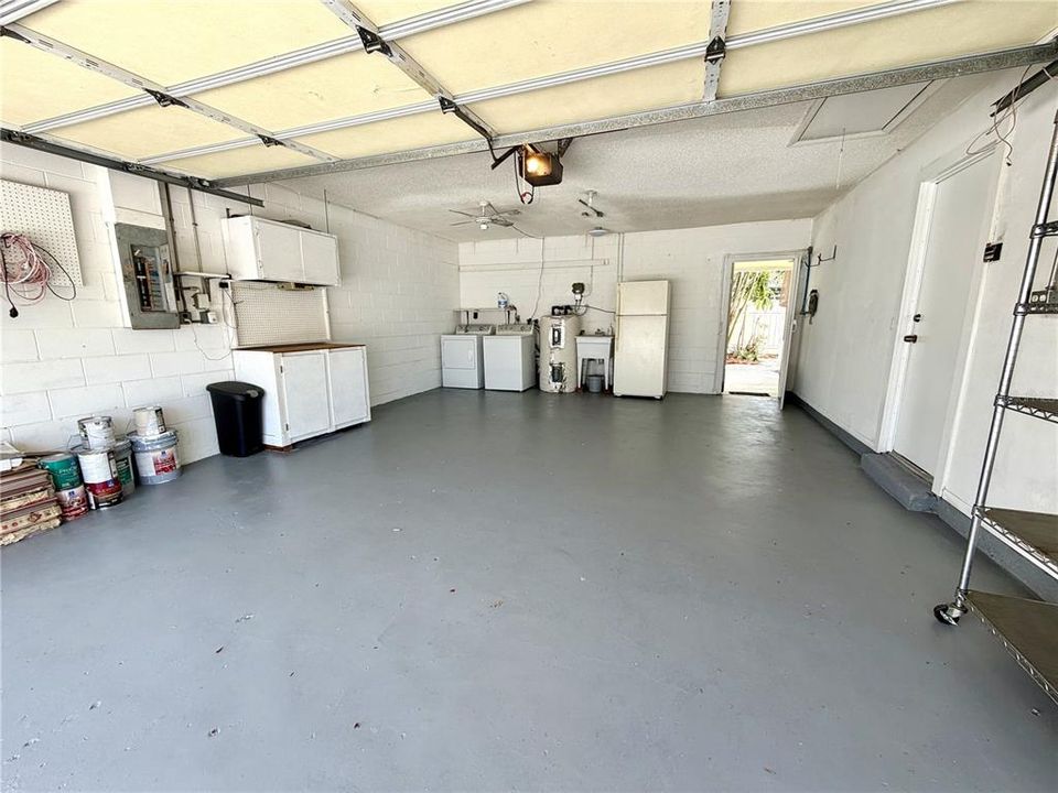 For Sale: $425,000 (2 beds, 2 baths, 1182 Square Feet)