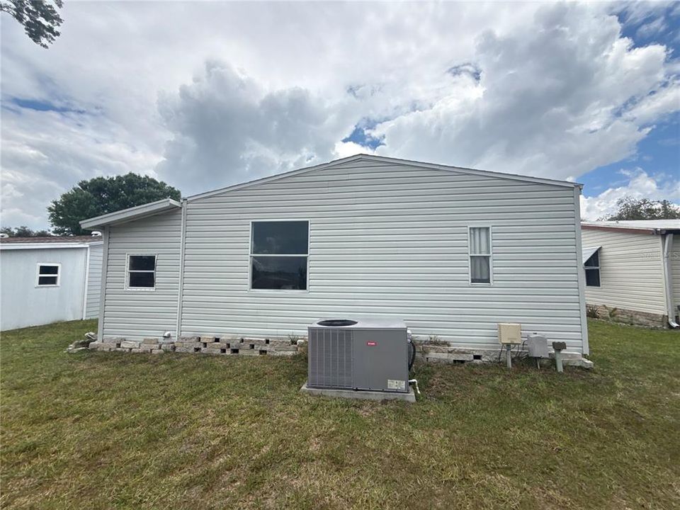 For Sale: $84,000 (2 beds, 2 baths, 828 Square Feet)
