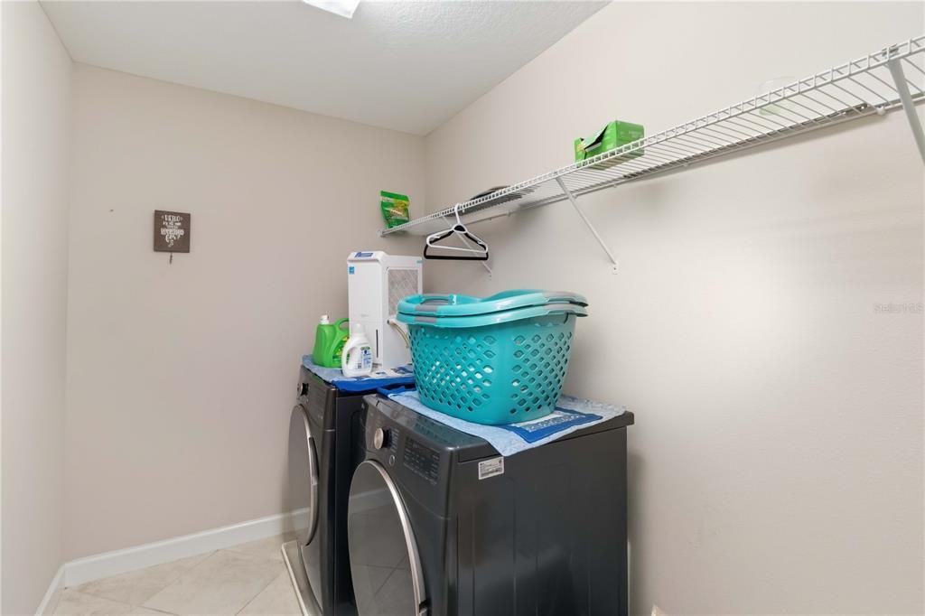 En Venta: $499,900 (5 camas, 3 baños, 3834 Pies cuadrados)