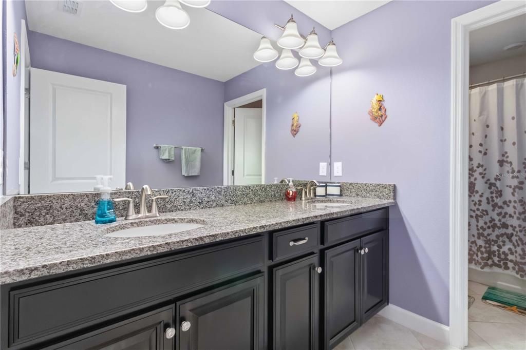 En Venta: $499,900 (5 camas, 3 baños, 3834 Pies cuadrados)
