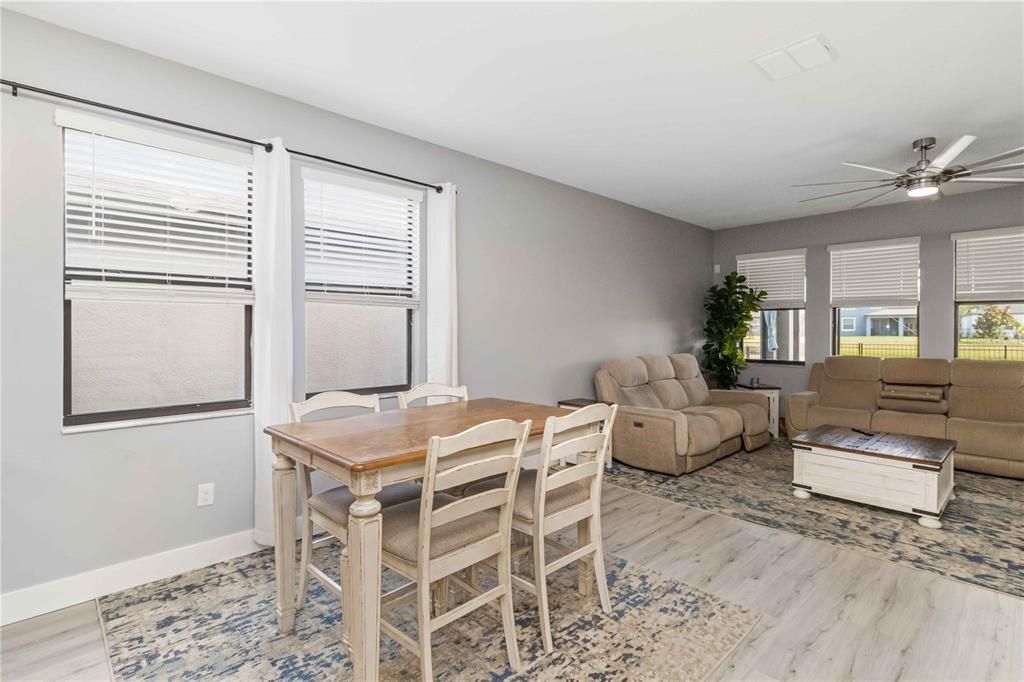 En Venta: $499,900 (5 camas, 3 baños, 3834 Pies cuadrados)