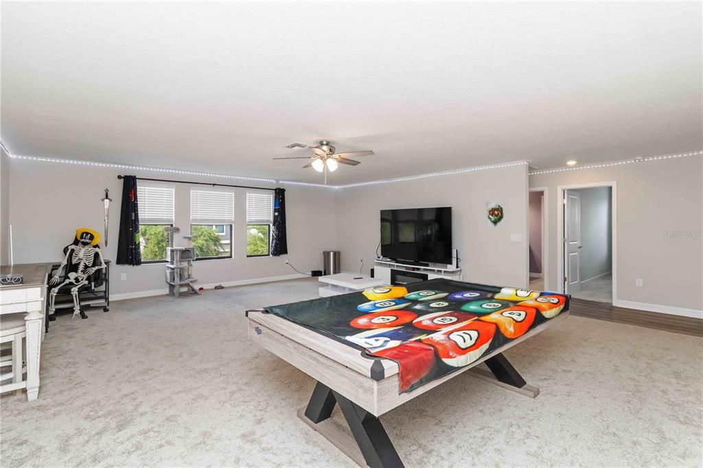 En Venta: $499,900 (5 camas, 3 baños, 3834 Pies cuadrados)