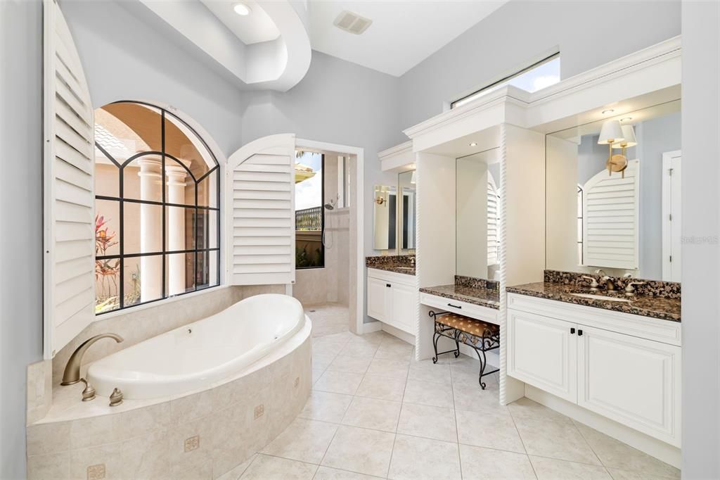 For Sale: $2,850,000 (4 beds, 4 baths, 4623 Square Feet)