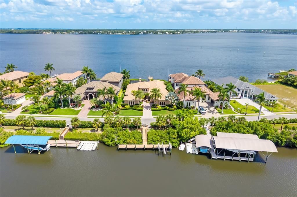 For Sale: $2,850,000 (4 beds, 4 baths, 4623 Square Feet)