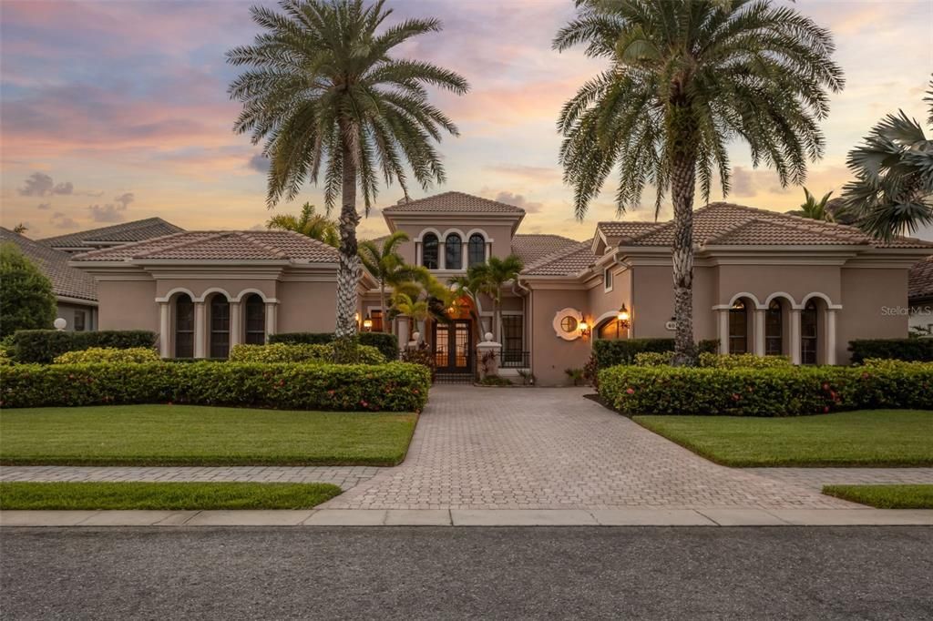 For Sale: $2,850,000 (4 beds, 4 baths, 4623 Square Feet)