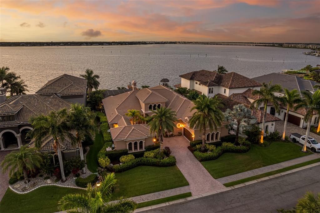 For Sale: $2,850,000 (4 beds, 4 baths, 4623 Square Feet)