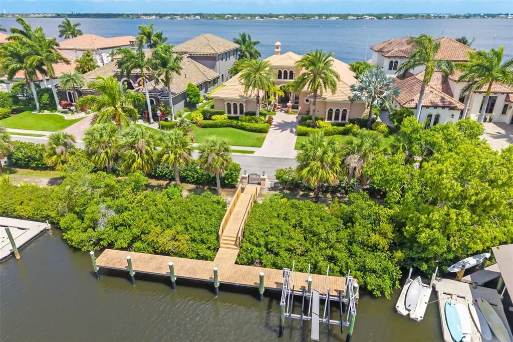For Sale: $2,850,000 (4 beds, 4 baths, 4623 Square Feet)