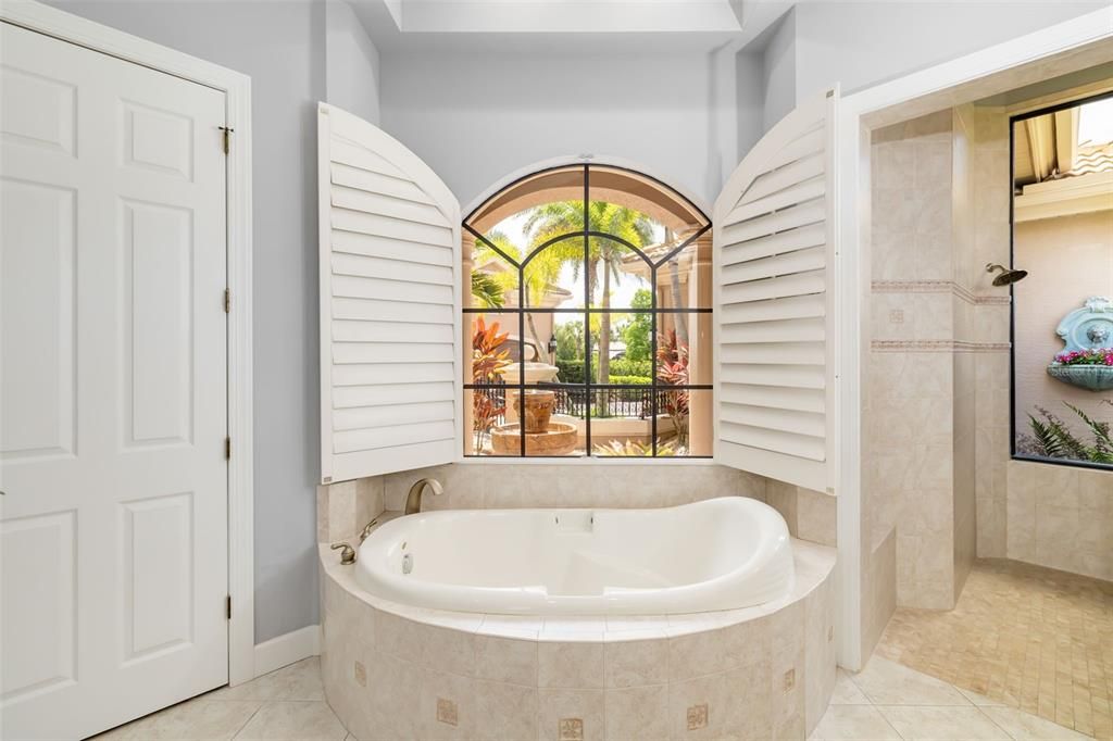 For Sale: $2,850,000 (4 beds, 4 baths, 4623 Square Feet)