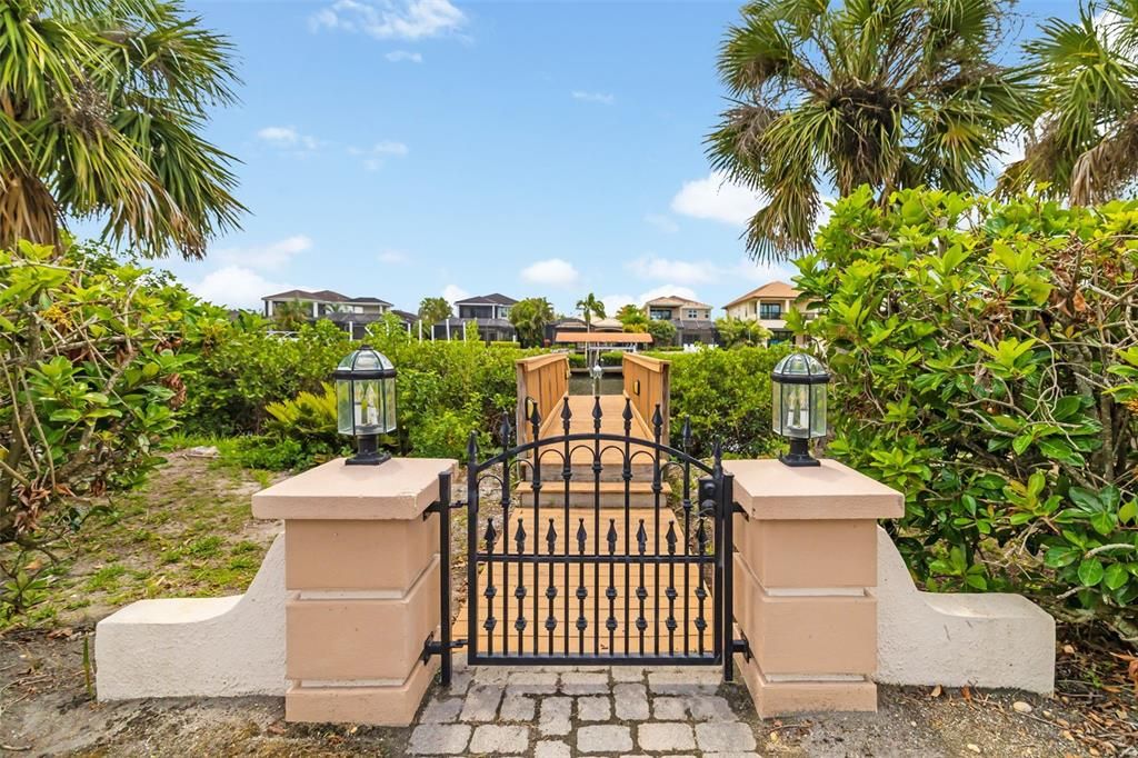 For Sale: $2,850,000 (4 beds, 4 baths, 4623 Square Feet)