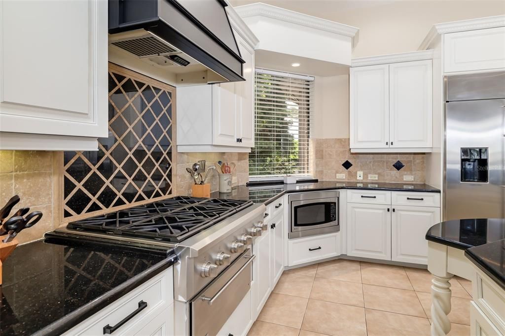 For Sale: $2,850,000 (4 beds, 4 baths, 4623 Square Feet)