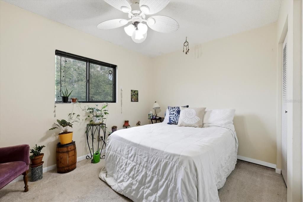 For Sale: $275,000 (2 beds, 2 baths, 1095 Square Feet)