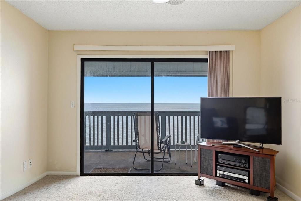 For Sale: $275,000 (2 beds, 2 baths, 1095 Square Feet)