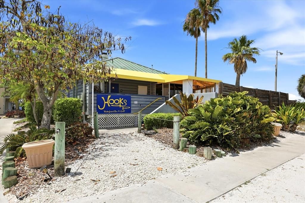 For Sale: $275,000 (2 beds, 2 baths, 1095 Square Feet)