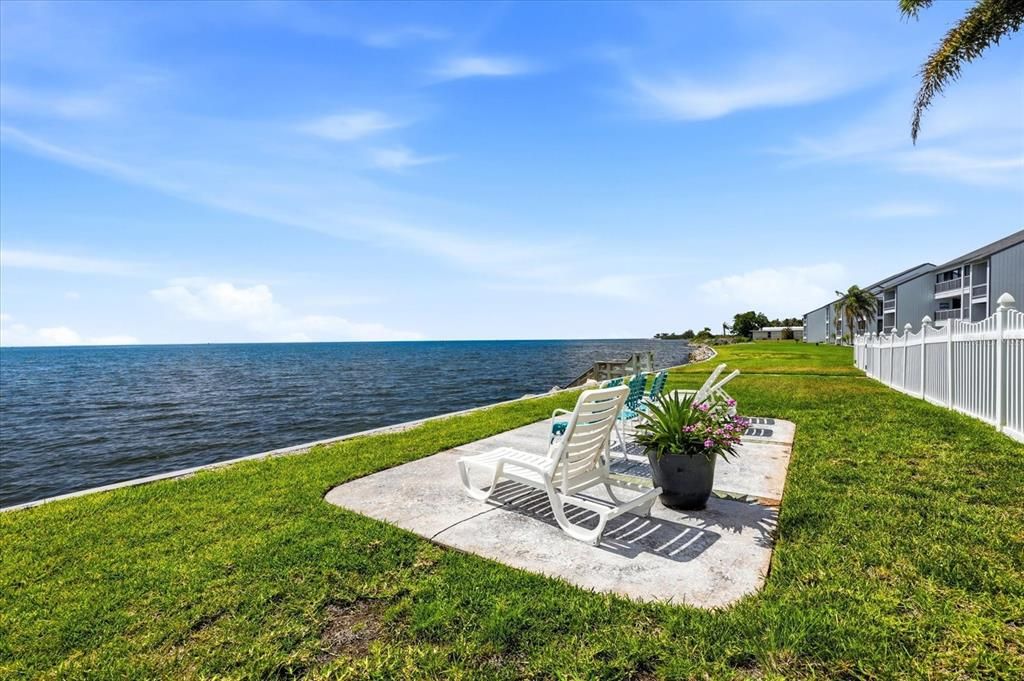 For Sale: $275,000 (2 beds, 2 baths, 1095 Square Feet)