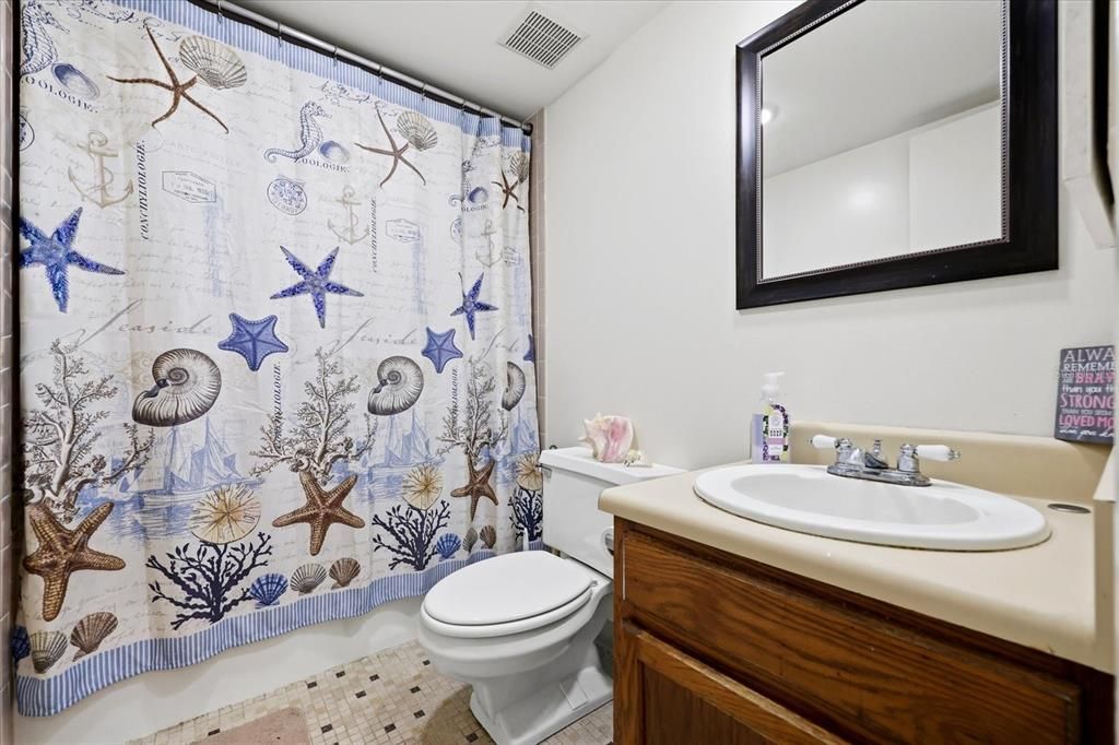 For Sale: $275,000 (2 beds, 2 baths, 1095 Square Feet)