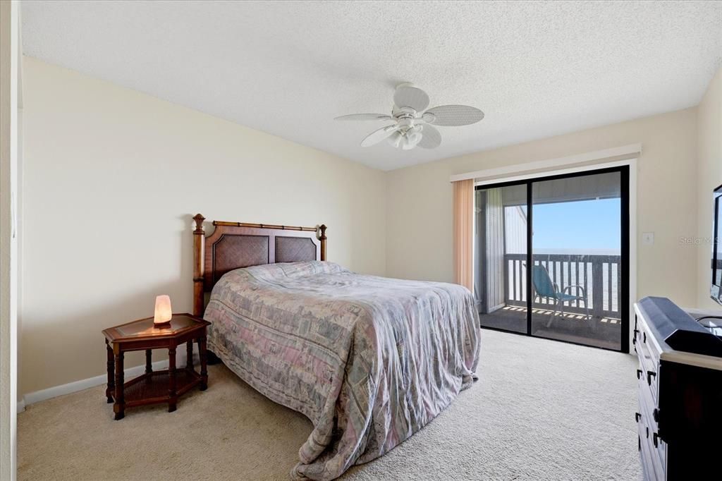 For Sale: $275,000 (2 beds, 2 baths, 1095 Square Feet)